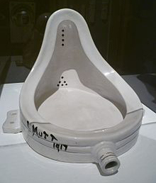 Fontana Marcel Duchamp (replica)